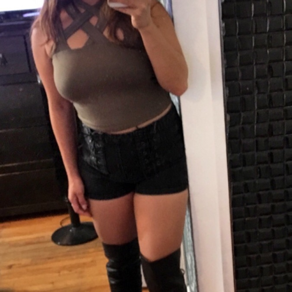 ANGL Strappy Crop top